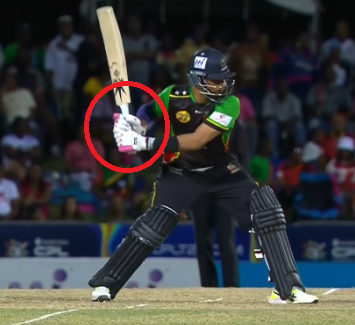 Dasun Shanaka’s long handle grip